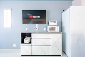 Villa de diseño | Cocina privada | Microondas, hervidor eléctrico, tostadora y arrocera