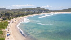 Beach nearby - Stone's Throw To The Beach, 2/92 Rocky Point Road (Fingal Bay)
