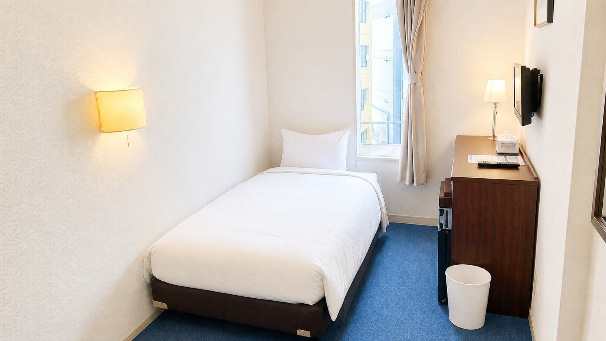 Down duvets, free WiFi, bed sheets