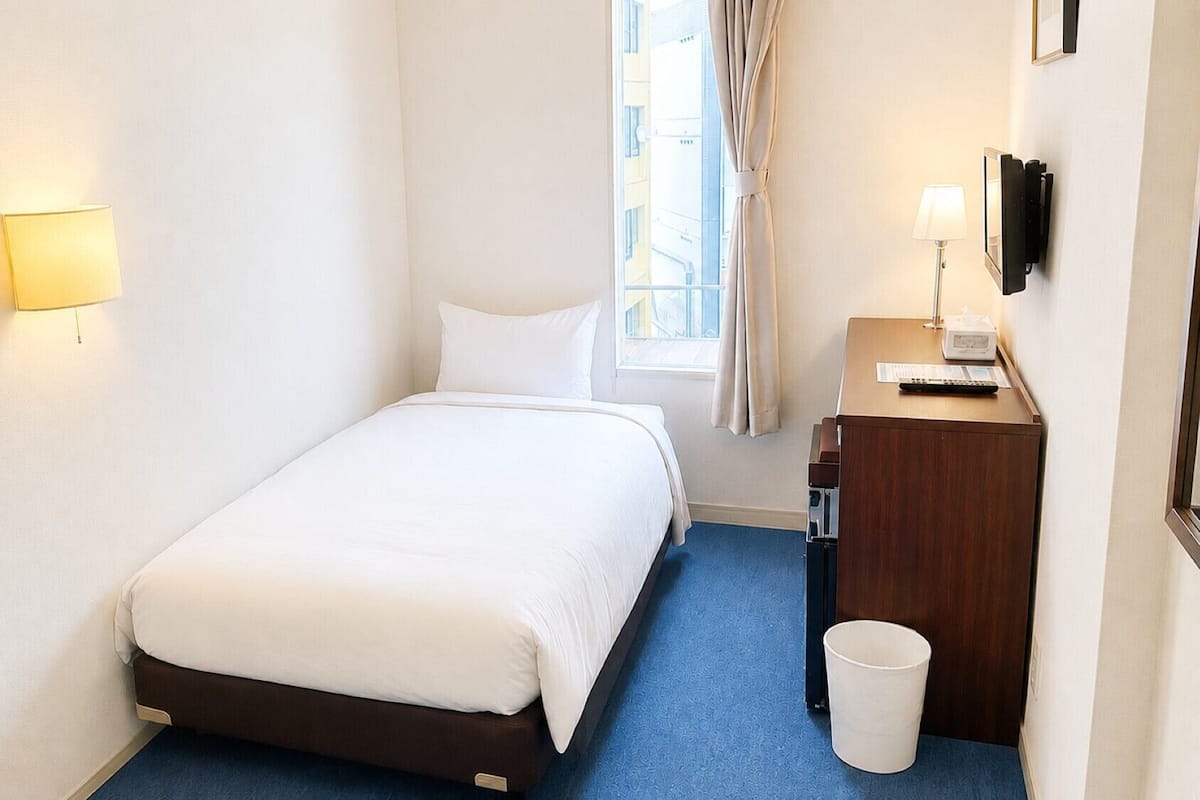Cubrecamas, wifi gratis y ropa de cama 