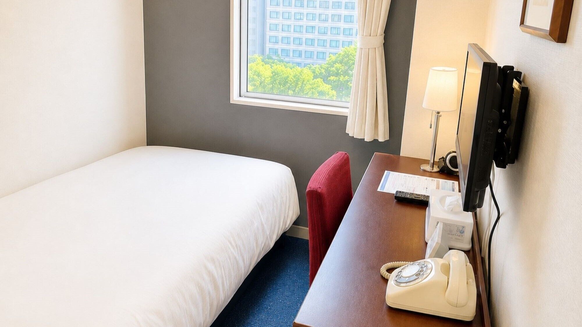 Down duvets, free WiFi, bed sheets