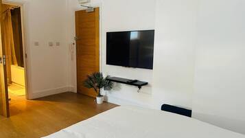 Studio | Free WiFi, bed sheets
