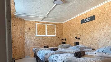 3 bedrooms, iron/ironing board, travel crib, free WiFi