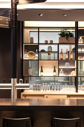 Bar (on property) - Intercityhotel Paderborn (Paderborn)