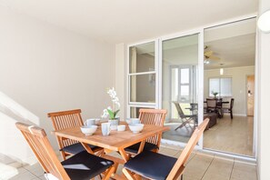 Apartment (2 Bedrooms) | Interior - Lagoon Beach 29A (Cape Town)