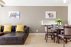 Apartment (2 Bedrooms) | Interior - Lagoon Beach 29A (Cape Town)