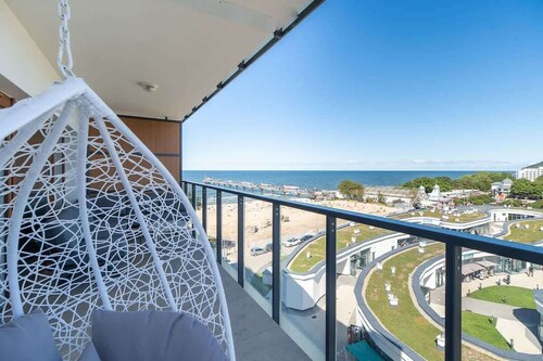 Stylish Apartment with Balcony | Close to the Beach | Parking