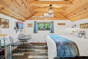 1 quarto, Wi-Fi de cortesia, roupa de cama