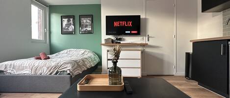 1 sovrum, skrivbord, wi-fi och sängkläder