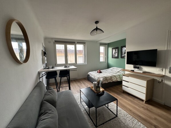 1 chambre, bureau, Wi-Fi, draps fournis