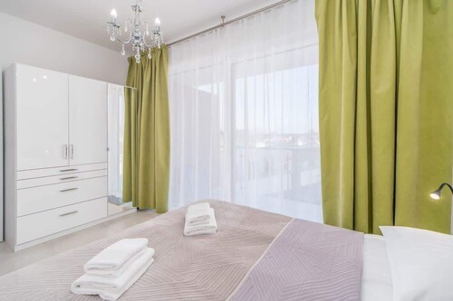 Stylish Apartment with Balcony | Close to the Beach, Parking