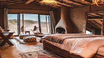 Habitación panorámica, 1 cama King size, vista a la montaña | 1 habitación, decoración personalizada y muebles diferentes