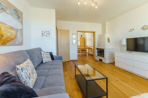 TV - Zwycięstwa 46 | Stylish Apartment | Desk (Miedzyzdroje)