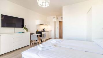 Iron/ironing board, WiFi, bed sheets