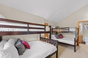 3 chambres, accès au Wi-Fi (inclus), literie fournie