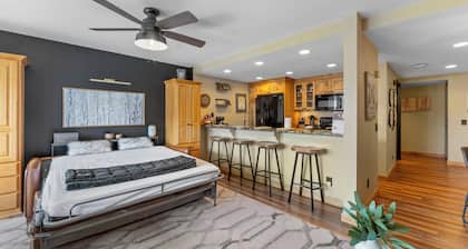 Private Balcony w/ Mountain Views of Keystone Resort & Great Shared Amenities