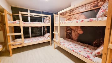 Free WiFi, bed sheets