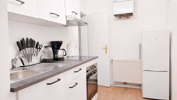 Apartment (2) | Private kitchen | Fridge, oven, stovetop, espresso maker