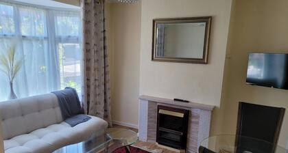 Bright & Homely Apartment
