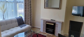 Bright & Homely Apartment