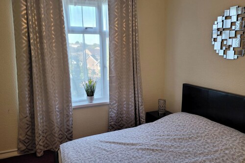 Bright & Homely Apartment