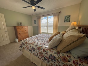 2 bedrooms, iron/ironing board, free WiFi, bed sheets - Cozy Rental in The Villages, Pet-Friendly, Close to Shopping! (The Villages)