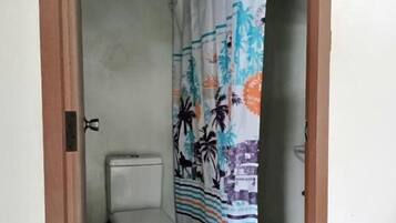 Pyyhkeet, saippua, vessapaperi