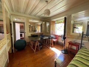 3 dormitoris, planxa i posts de planxar, wifi i roba de llit 