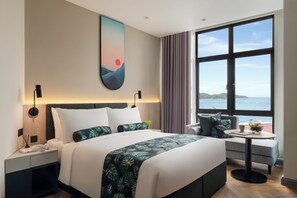 In-room safe, desk, laptop workspace, blackout drapes - Citadines Waterfront Kota Kinabalu (Kota Kinabalu)