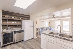 Fridge, microwave, oven, dishwasher - Bradenton Intercoastal Living - close to beaches (Bradenton)