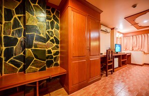 Deluxe Room | 1 bedroom, desk, soundproofing, free WiFi - Tiger Complex Hotel (Patong)