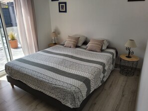 3 bedrooms, iron/ironing board, travel cot, free WiFi