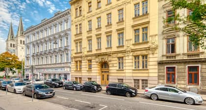 City Apartment - 5 min to Metro