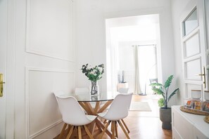 Apartment | Dihias secara berasingan, dilengkapkan perabot secara berasingan 