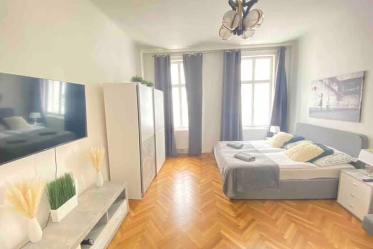 Apartment | 3 bedrooms, individually decorated, individually furnished