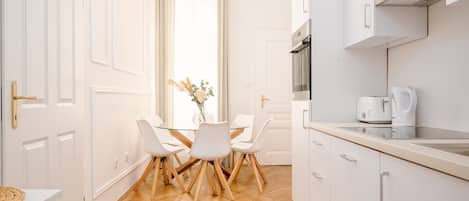 Apartment | Eigene Küche | Kühlschrank, Ofen, Herdplatte, Toaster