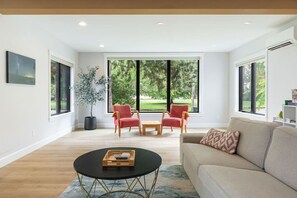 Fernseher, Stereoanlage