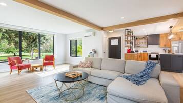 Fernseher, Stereoanlage