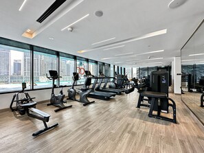 Gym - WelHome - Contemporary 1BR in Binghatti Canal & Burj Views (Dubai)
