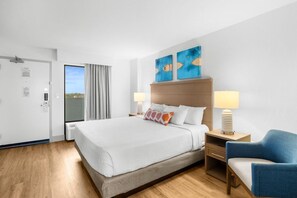 1 dormitorio, tabla de planchar con plancha, wifi y ropa de cama