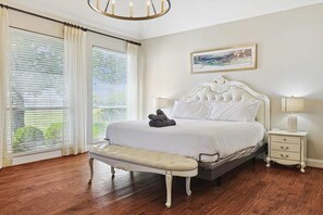 5 soverom, strykejern/-brett, wi-fi og sengetøy