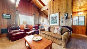 Smart TV y chimenea 