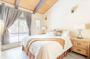 2 soverom, skrivebord, wi-fi (inkludert) og sengetøy