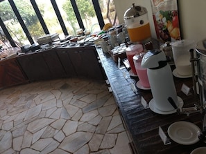 Free daily buffet breakfast - Mirante Praia Hotel (Olímpia)