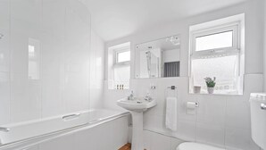 Unclassified image, 5 of 9, button - 4 Bed Homely Retreat - Wolverhampton (Wolverhampton)