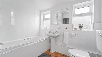 Comfort House | Bathroom