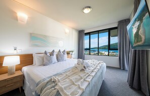 2 bedrooms, free WiFi, bed sheets - Airlie Beach Resort-Style Coastal Living at Paradise Palms (Airlie Beach)