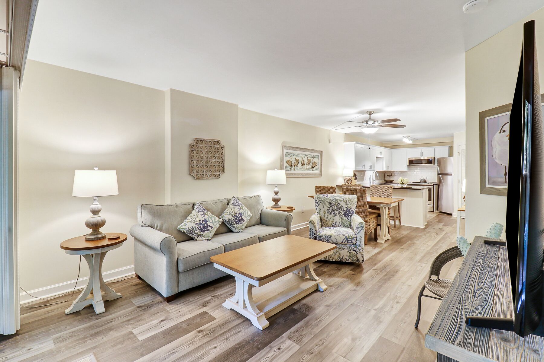 103 Ocean Walk Villas: Stunning Remodel 2 Bedrooms, Free Bikes & Beach Chairs