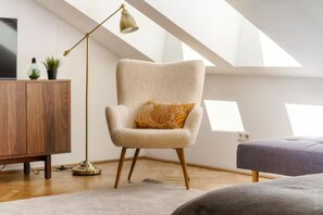 Apartment | Individually decorated, individually furnished, desk, blackout drapes - Designer Apartments - Near Reumannplatz (Vienna)