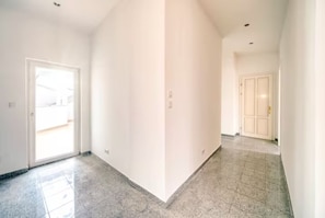 Appartement | 1 chambre, décoration personnalisée, ameublement personnalisé, bureau